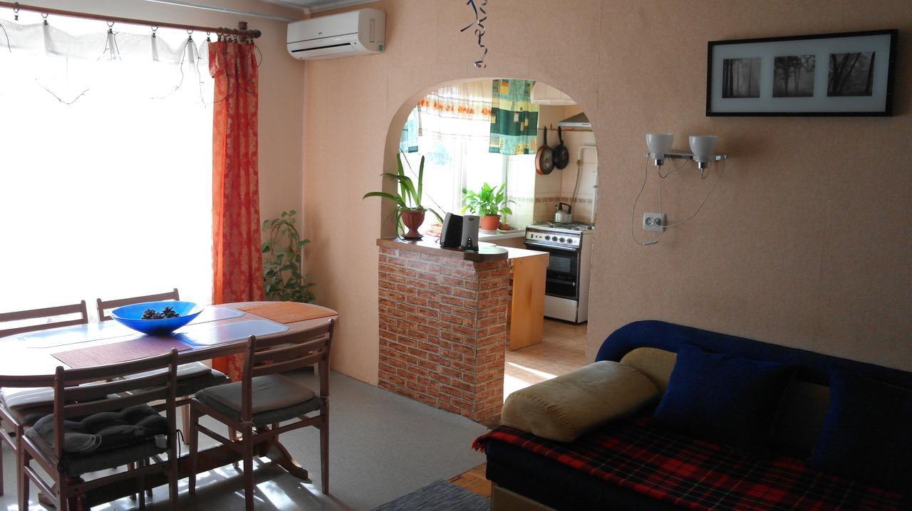 Apartment On Korjatovich 6A Berehowe Exterior foto